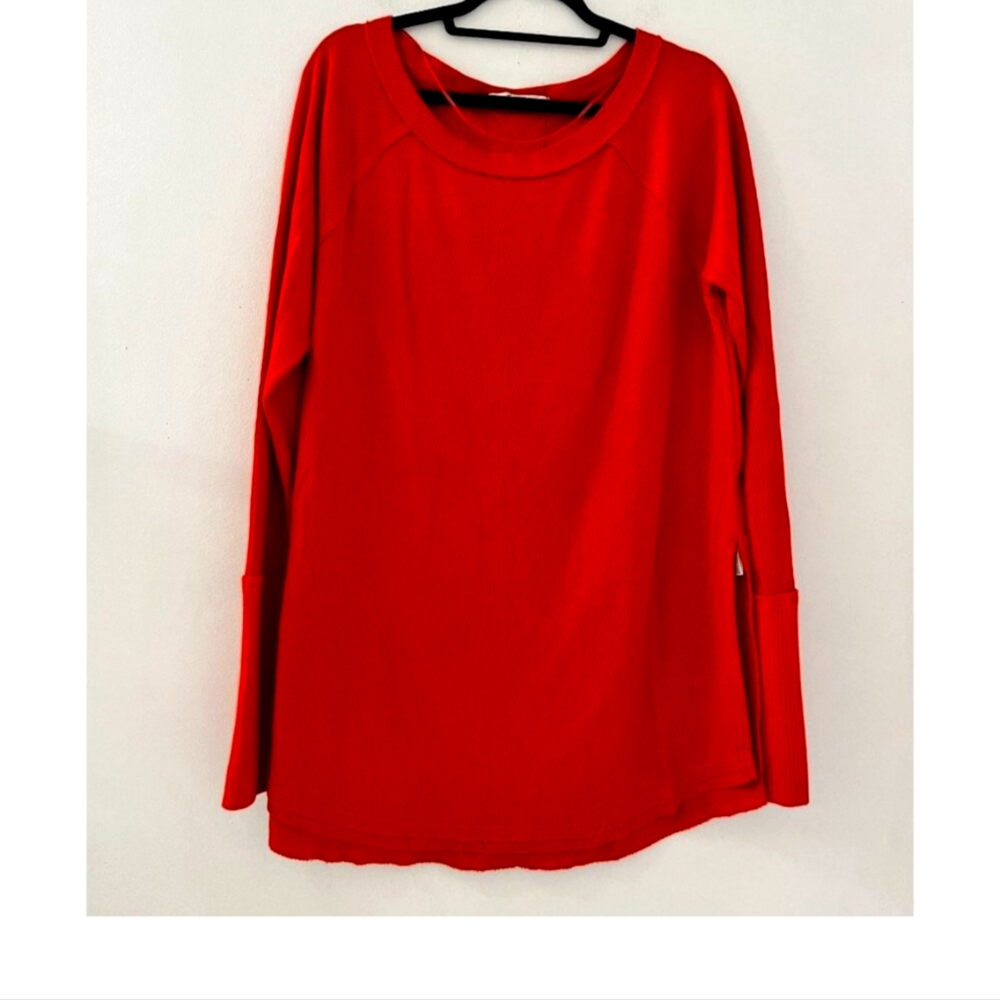 Womens Red Long Sleeve Free People “Snowy Thermal Side Slit Top Size large